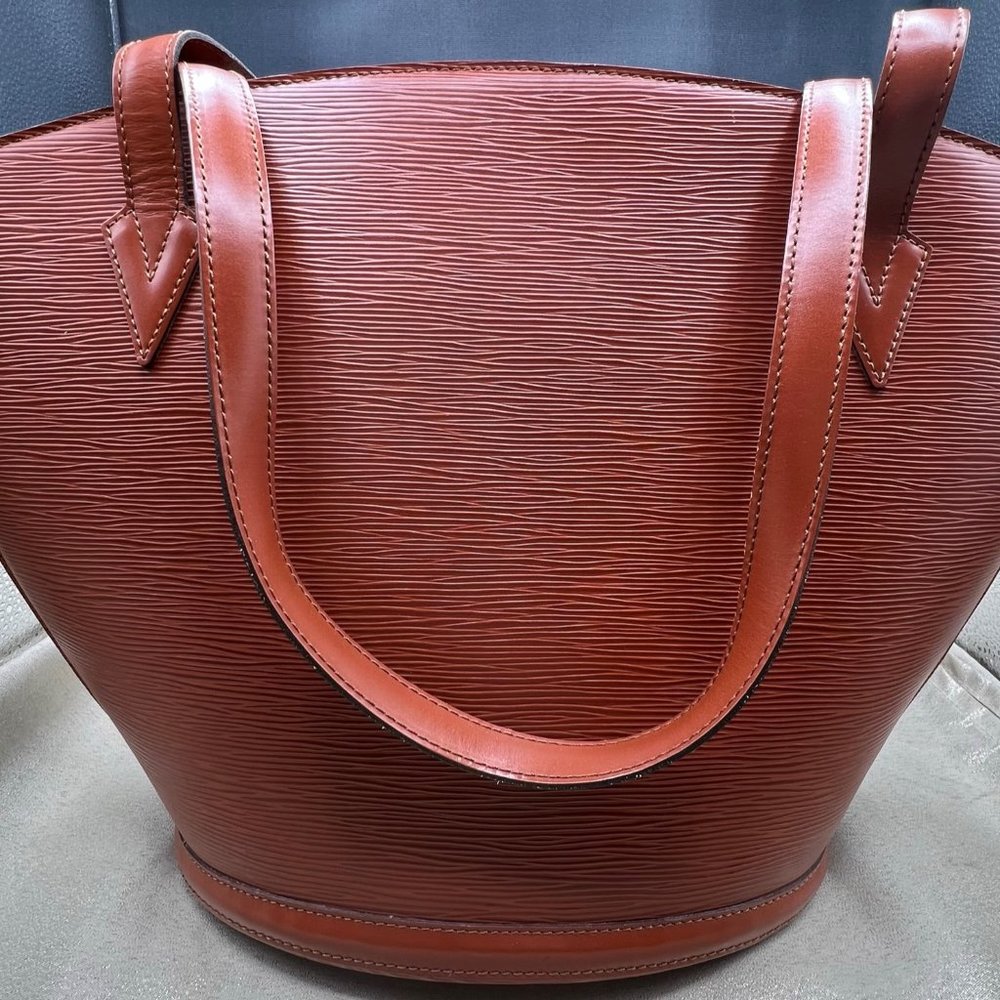 Louis Vuitton Epi Kenya Saint Jacques GM